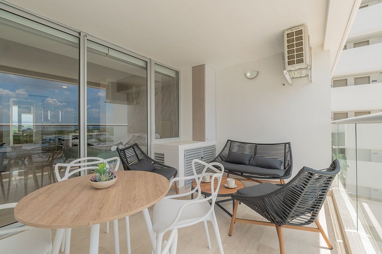 Cartagena Beach Resort 842