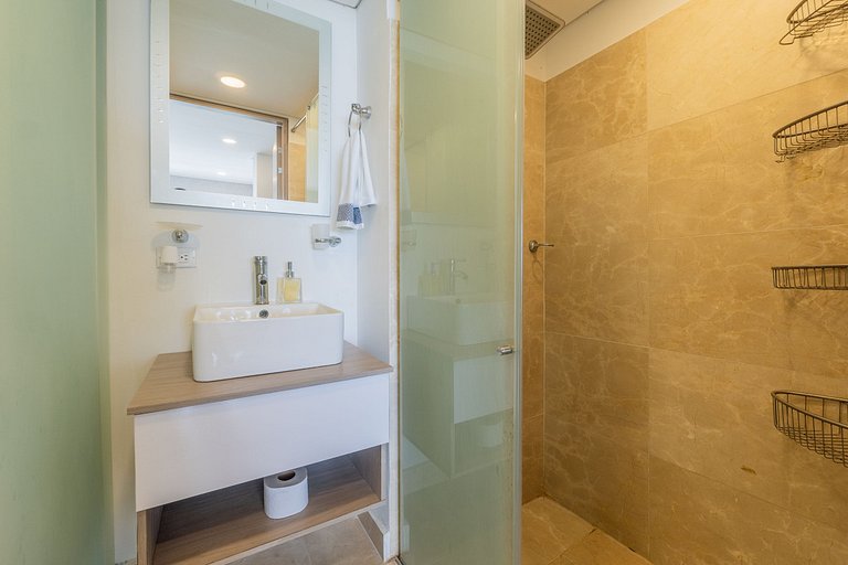 Cartagena Beach Resort 842